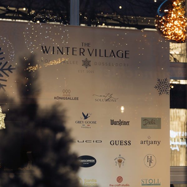 WinterVillage_2011-104